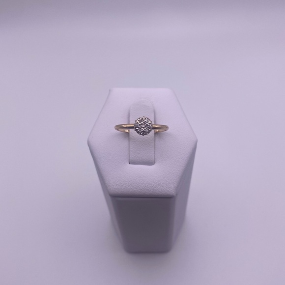 14k yellow gold Diamond cluster ring